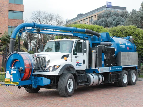 Vehículo Succión Presión VAC-CON V211