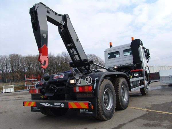 Brazos hidráulicos DALBY articulados XHM 2